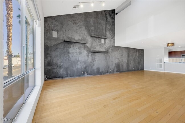property at 129 S 11th St