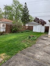 17213 Greenbay Ave in Lansing, IL - Building Photo - Building Photo