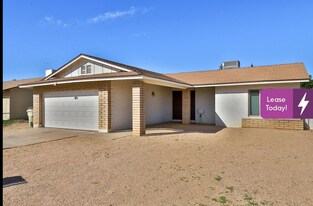 6810 W Pasadena Ave in Glendale, AZ - Building Photo