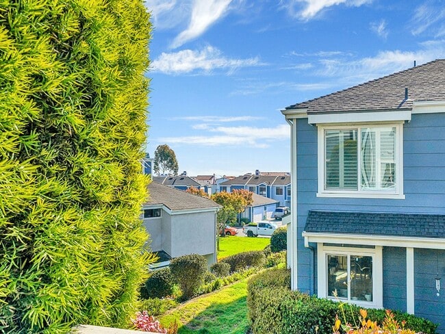 2179 Avenida Espada in San Clemente, CA - Building Photo - Building Photo