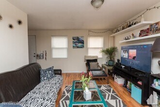 1464 W Ohio St-Unit -#2R in Chicago, IL - Building Photo - Building Photo