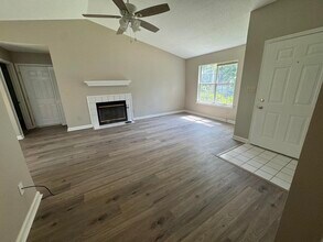 1052 Longstreet Dr in Tallahassee, FL - Building Photo - Building Photo