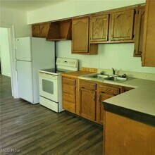 5466 S Ridge Rd, Unit 2 in Madison, OH - Building Photo - Building Photo