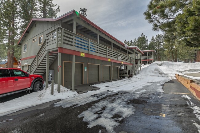 168 Mono St in Mammoth Lakes, CA - Building Photo - Building Photo