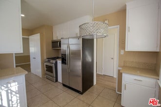 7465 N Forbes Ave in Lake Balboa, CA - Building Photo - Building Photo