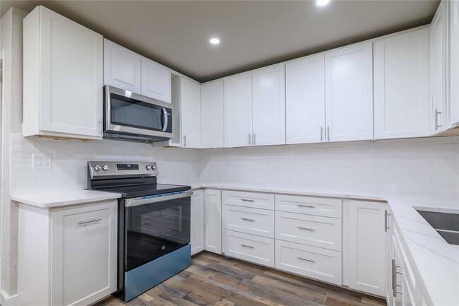 12044 Beechnut St in Houston, TX - Building Photo - Building Photo