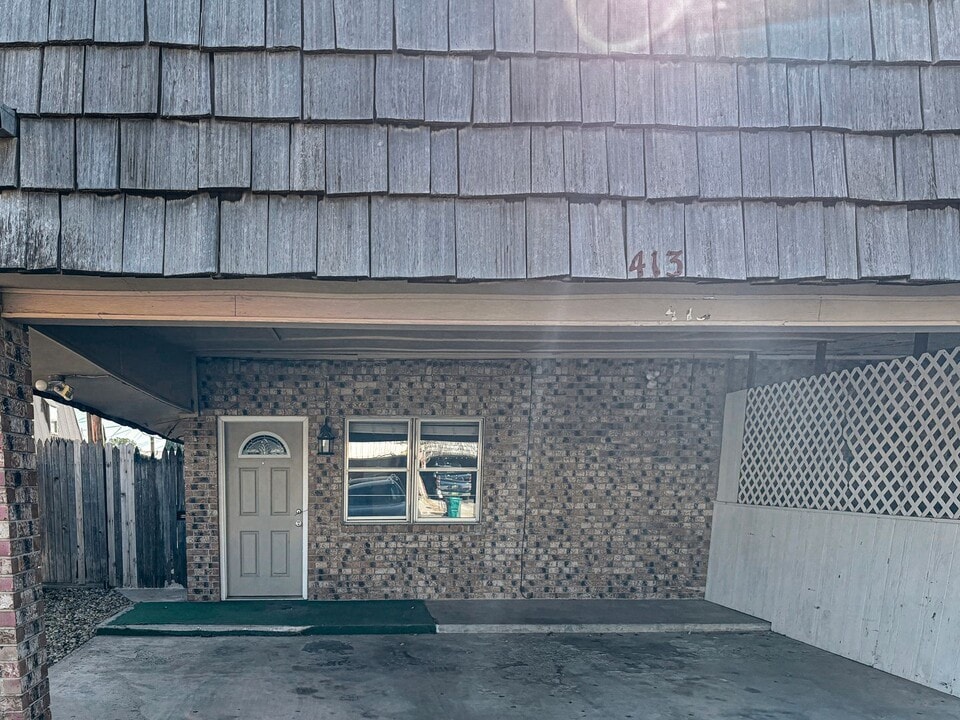 413 W Kiowa Ave in Hobbs, NM - Building Photo