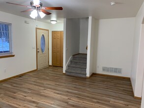 481 E Mulchatna Dr in Wasilla, AK - Building Photo - Building Photo