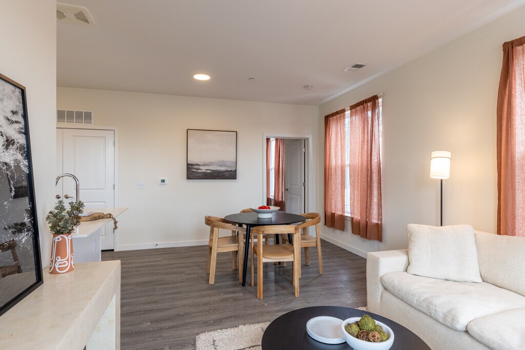 Summerhill Gardens Apartments in East Brunswick, NJ