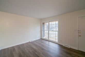 2707 Scarlet Cir in Charlotte, NC - Building Photo - Building Photo