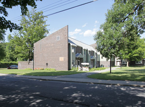 La Rose Gardens in Glens Falls, NY - Building Photo - Building Photo