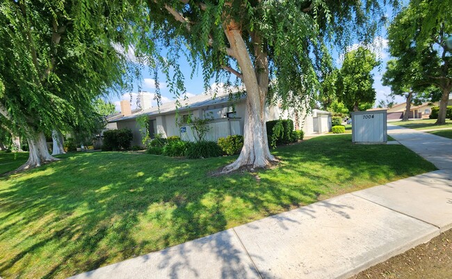 property at 7004 N Half Moon Dr