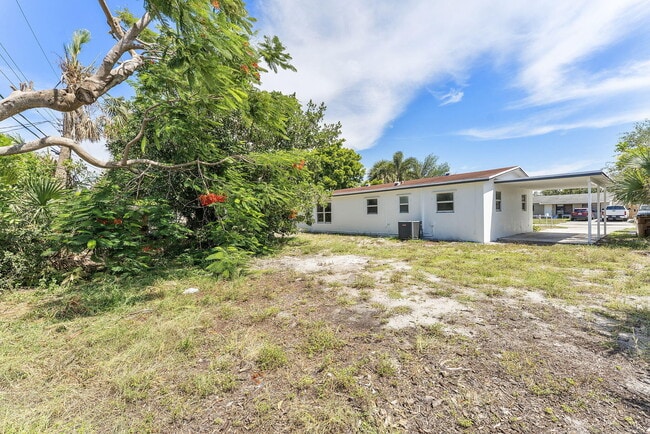 317 NW 3rd St in Deerfield Beach, FL - Building Photo - Building Photo