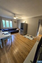 125 Clinton Park Dr in Bergenfield, NJ - Building Photo - Building Photo