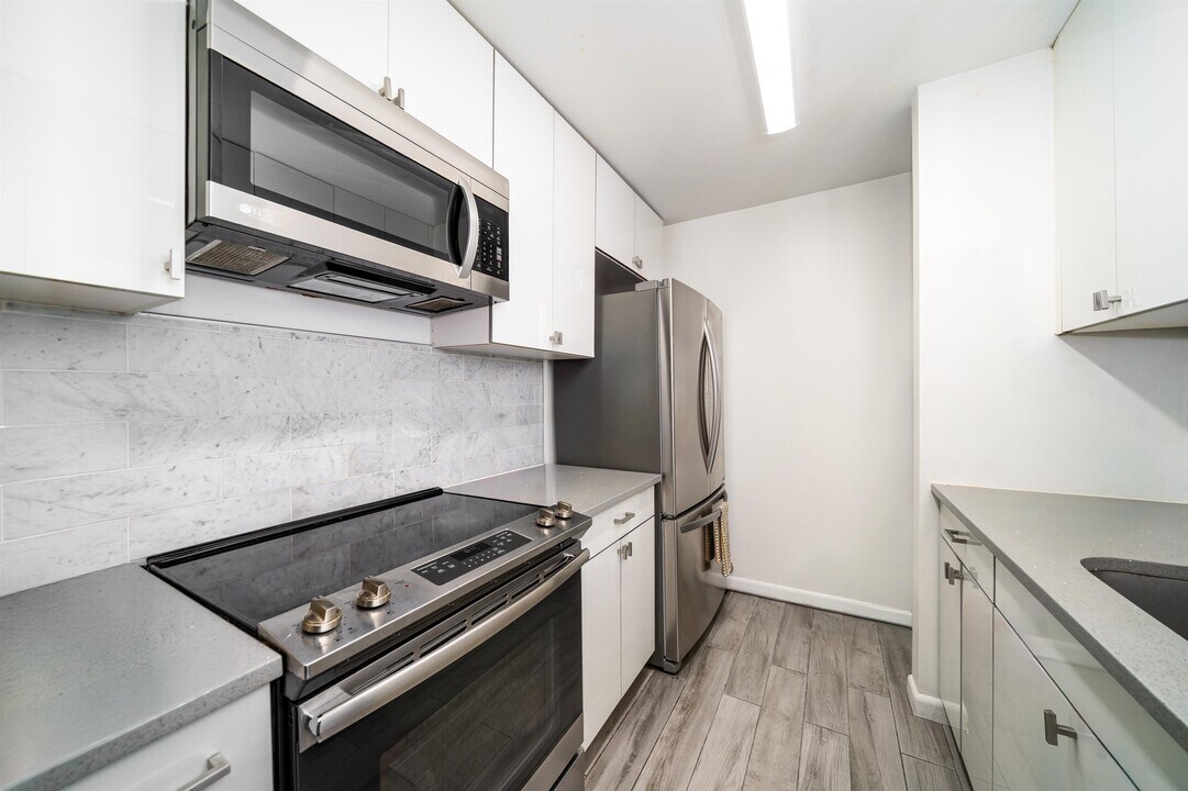 9019 Wall St in North Bergen, NJ - Building Photo