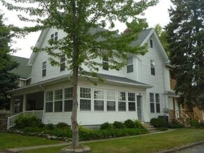 916 W 3rd St, Unit A in Marion, IN - Foto de edificio - Building Photo