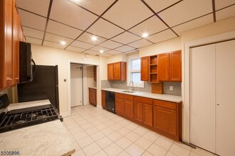 42 James St-Unit -2 in Bloomfield, NJ - Building Photo - Building Photo