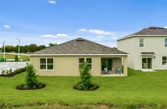 122 Henry Stevens Dr in Haines City, FL - Building Photo - Building Photo