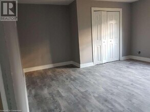 24 Avalon Pl in Hamilton, ON - Building Photo - Building Photo