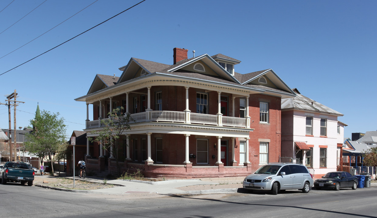 1124 N El Paso St in El Paso, TX - Building Photo