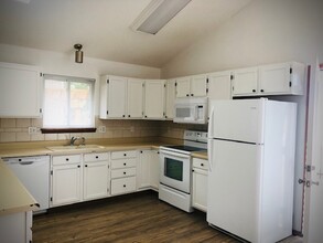 8659 Chancellor Dr, Unit QueenBedroomBasementRoom in Colorado Springs, CO - Building Photo - Building Photo