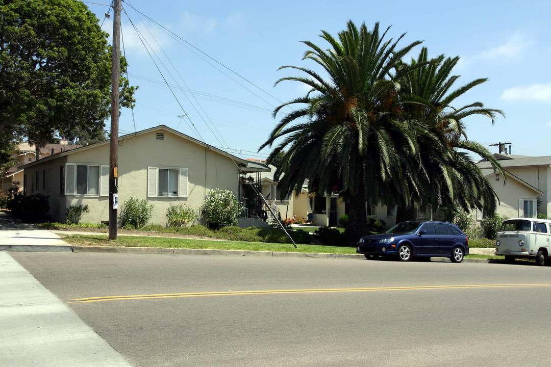 203--213 3rd St in Encinitas, CA - Building Photo