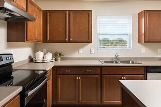 4681 Quaker Hill Ct in Kentwood, MI - Building Photo - Building Photo