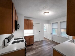 21 Bradwood St, Unit 1 in Boston, MA - Building Photo - Building Photo