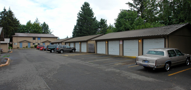 Clearview Apartments in Salem, OR - Building Photo - Building Photo