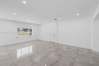 6511 SW 31st St in Miramar, FL - Building Photo - Building Photo