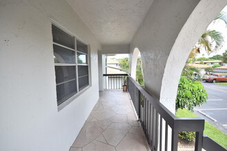 13578 Sabal Palm Ct-Unit -D in Delray Beach, FL - Foto de edificio - Building Photo