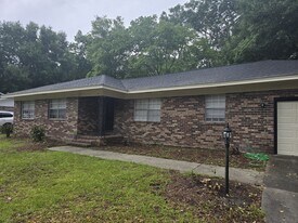 1 Wabash Ct in Savannah, GA - Building Photo