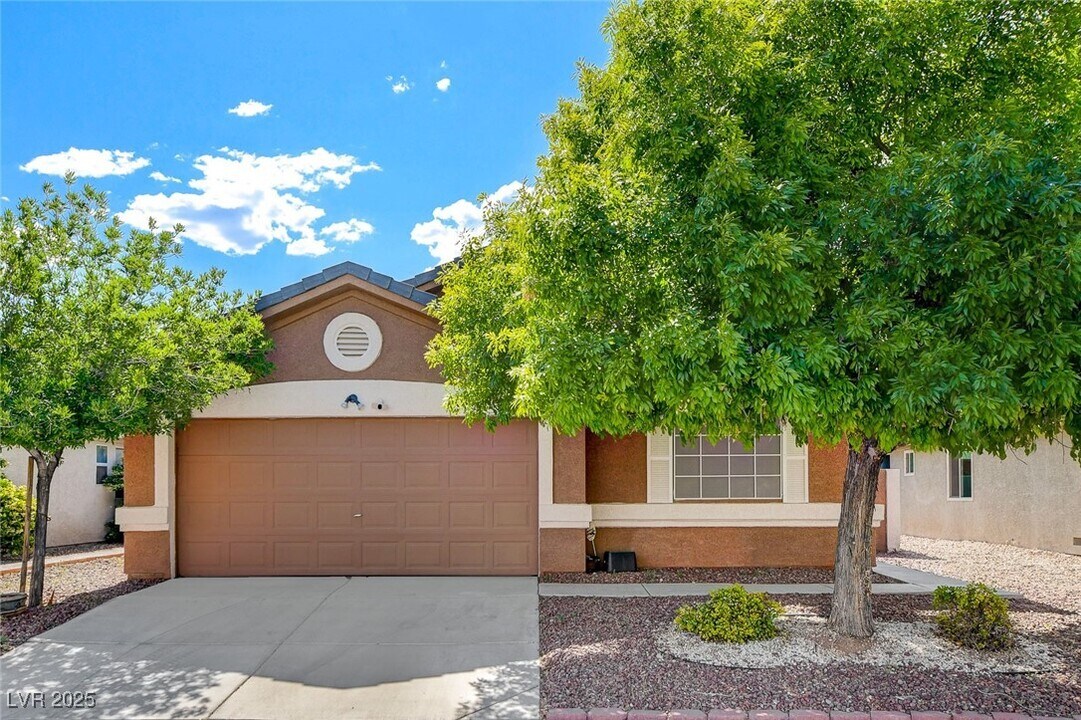 7533 Wandering St in Las Vegas, NV - Building Photo