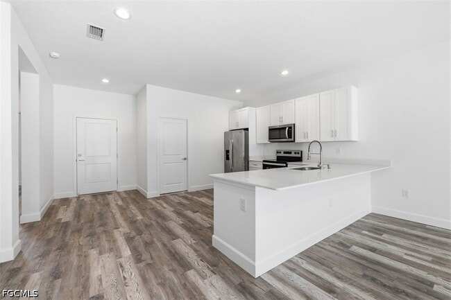 10045 Amicola St in Port Charlotte, FL - Building Photo - Building Photo