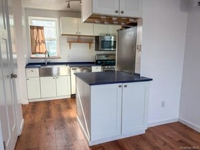 25 W Church St in Beacon, NY - Building Photo - Building Photo