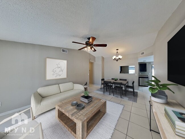 9707 Paces Ferry Dr in Tampa, FL - Building Photo - Building Photo