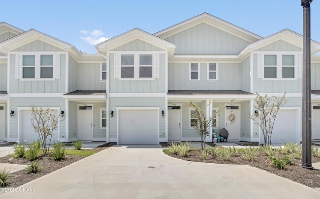 7590 Shadow Lake Dr