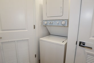 3920 N Janssen Ave, Unit 3E in Chicago, IL - Foto de edificio - Building Photo