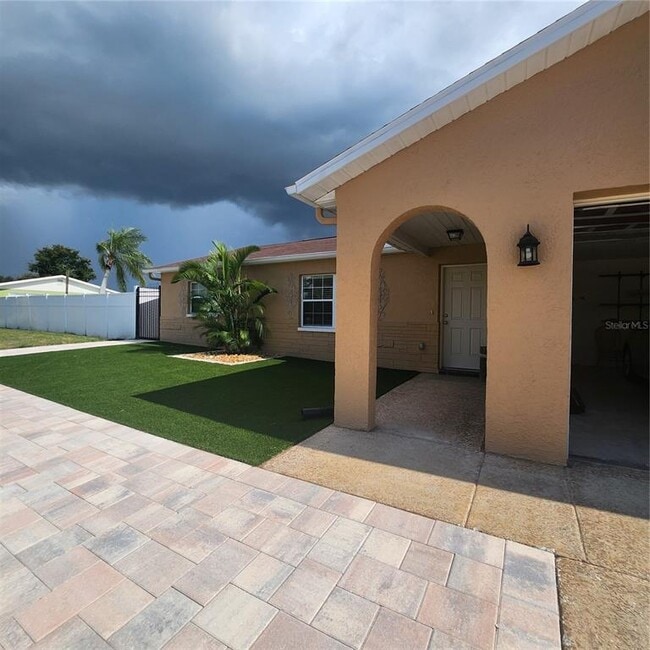 6336 Bonaire Ave in New Port Richey, FL - Building Photo - Building Photo