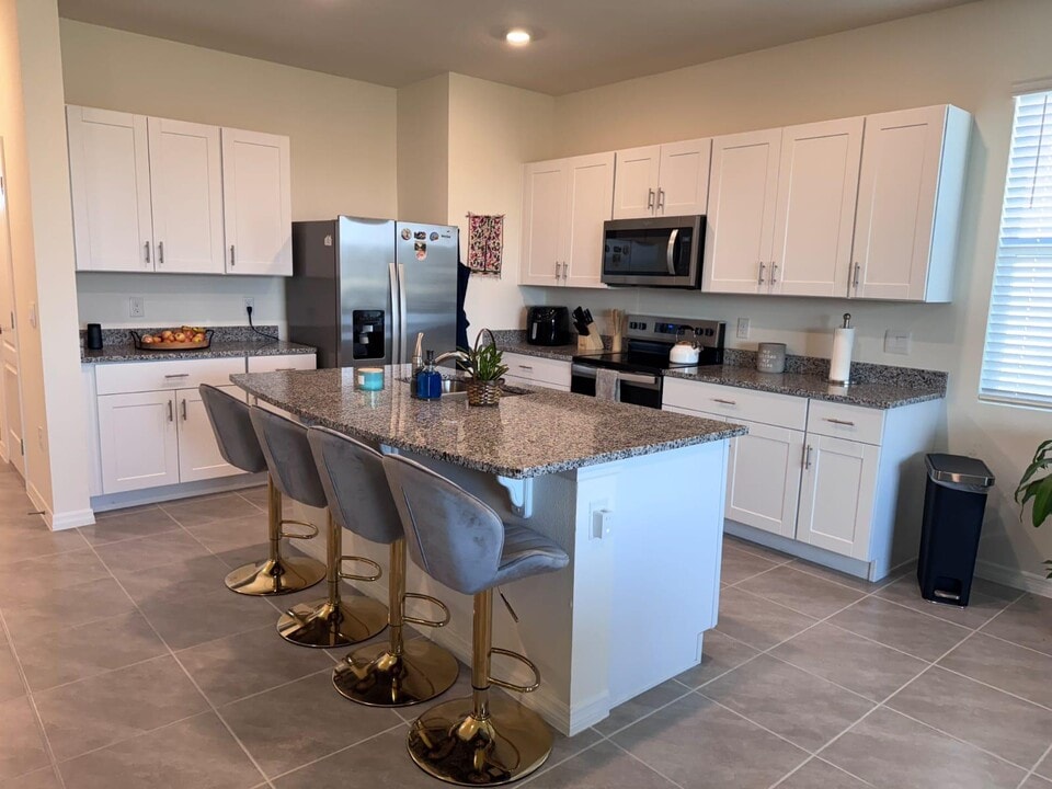 1389 Isleta Loop in Kissimmee, FL - Building Photo