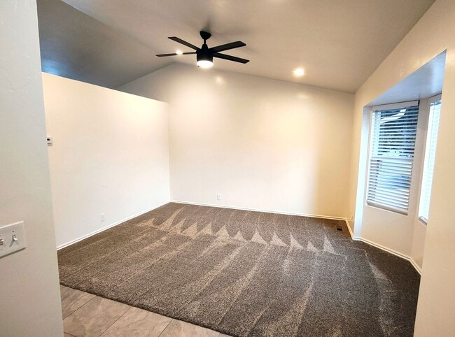 523 Big Sky Dr in Sandy, UT - Building Photo - Building Photo