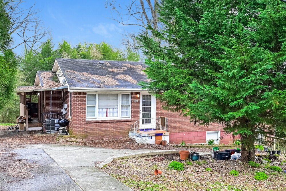 685 Melrose Dr in Forest Park, GA - Building Photo