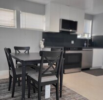 2504 23rd St, Unit #B  UnFurnished in Santa Monica, CA - Building Photo