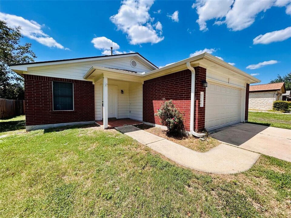 1144 Terra St in Round Rock, TX - Foto de edificio