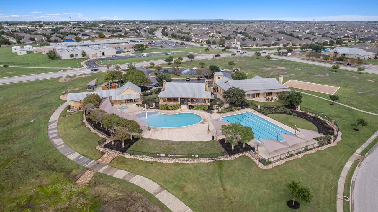 20005 Sparhawk Ter in Pflugerville, TX - Building Photo