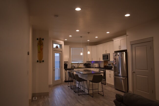 83 N Orch Dr in North Salt Lake, UT - Building Photo - Building Photo