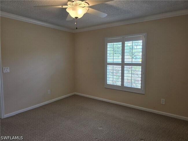 5741 Whitaker Rd in Naples, FL - Building Photo - Building Photo