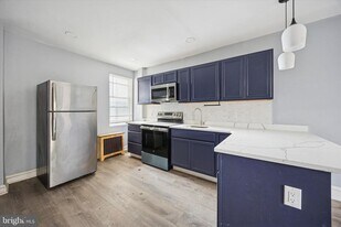 4928 W Thompson St in Philadelphia, PA - Building Photo