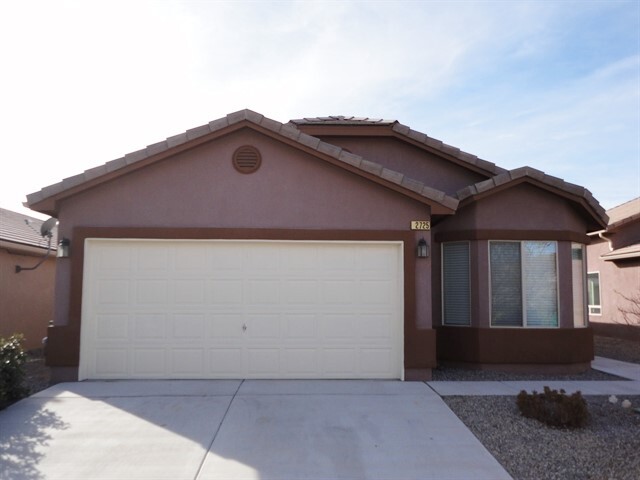 2725 Violeta Cir SE in Rio Rancho, NM - Building Photo