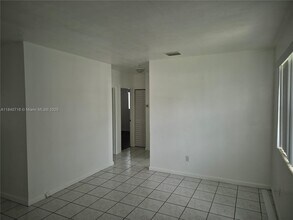 11521 SW 138th St in Miami, FL - Building Photo - Building Photo